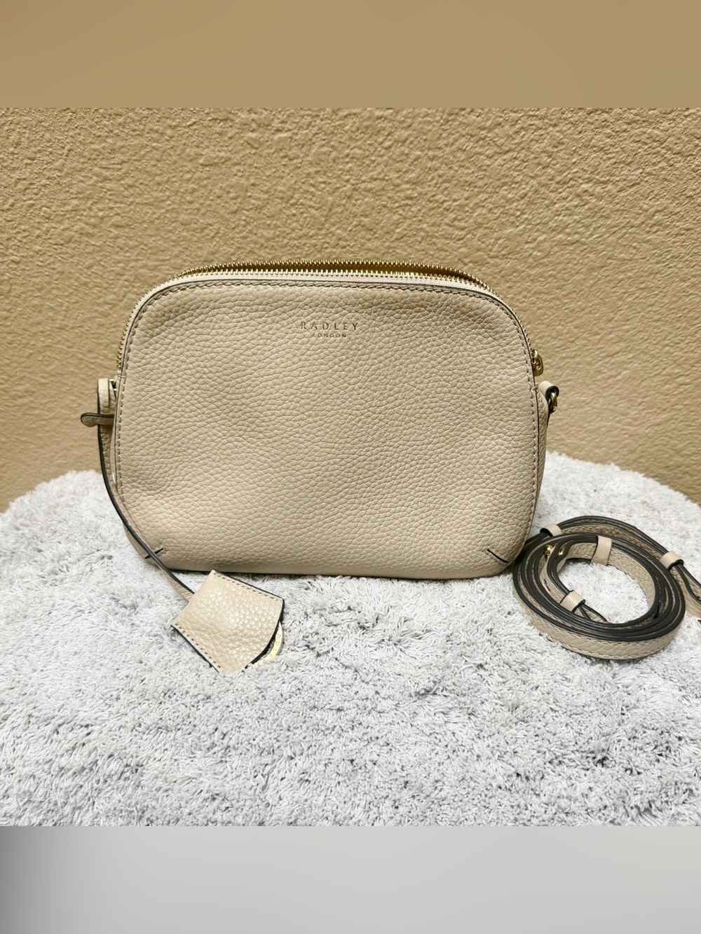 Radley London Dukes Place Small Ziptop Crossbody Bag in Cream